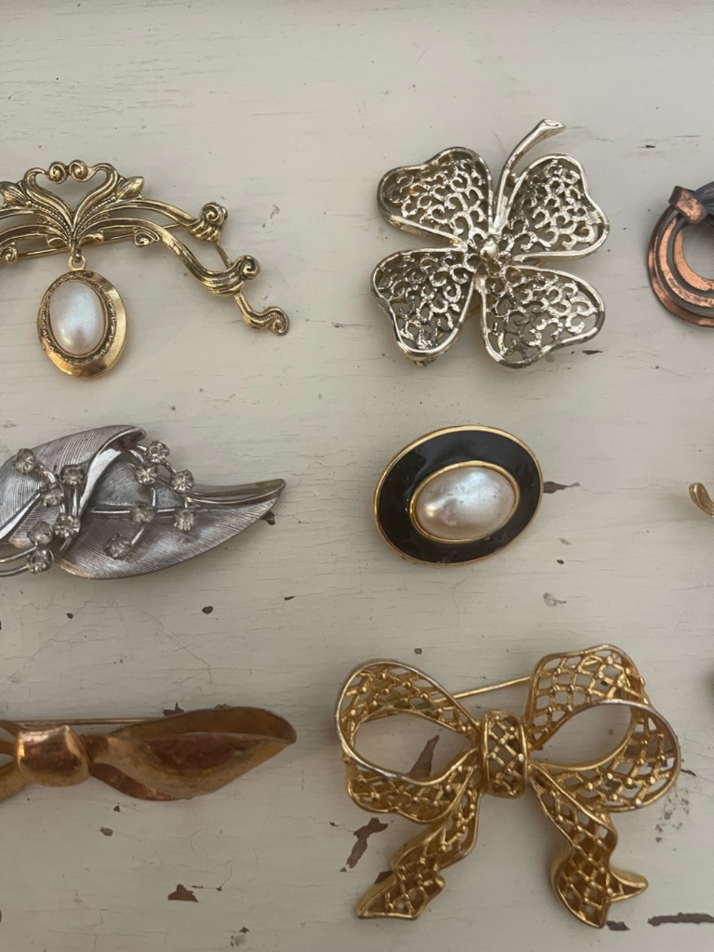 16 Vintage brooches HAVE WEAR AND TEAR (pls note overall value over 400$) - Picture 14 of 16